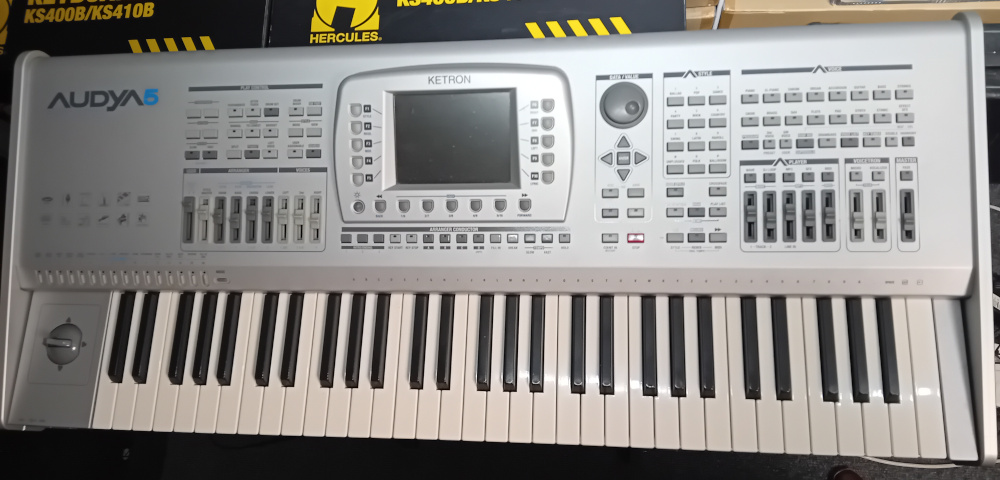Ketron Audya 5 - Mint Condition
